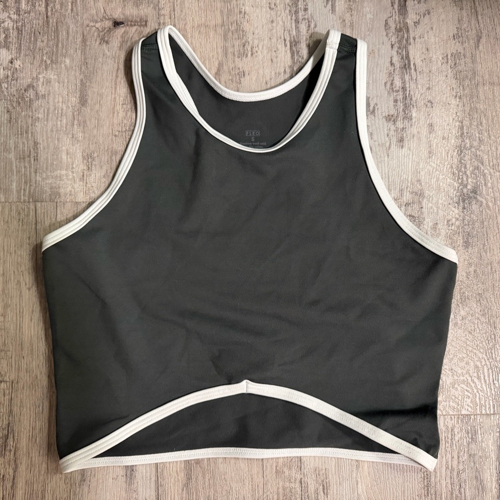 Fleo Olive Green Crop Tank with Cream Trim Size Small